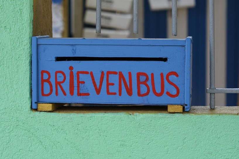 kleurige brievenbus curacao von Frans Versteden