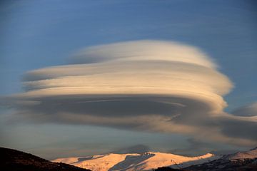 The UFO Cloud von Cornelis (Cees) Cornelissen