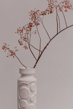 Hagebutte in Vintage-Vase von Joyce Leenen