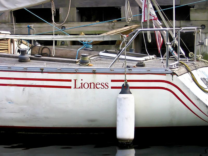 Stern of a sailing boat by Norbert Sülzner