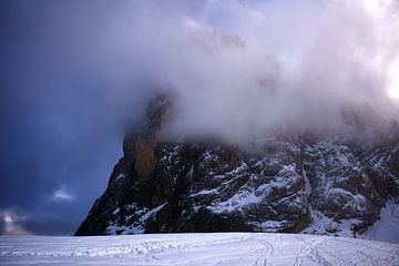 Snowy Mountains van Sven Benjamins