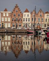 Hafen in Goes, alte Gebäude mit Spiegelung
