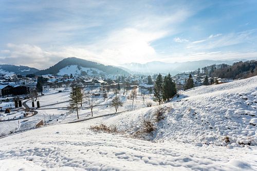 Oberstaufen in de winter vanaf de Panorama Loop