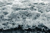Aan de kust serie - close up golven | fine art photo print