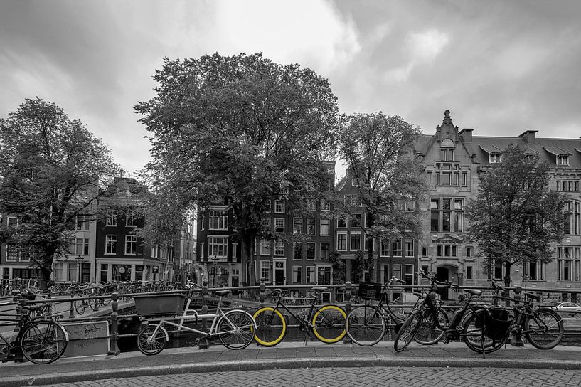 Yellow wheels van Foto Amsterdam/ Peter Bartelings