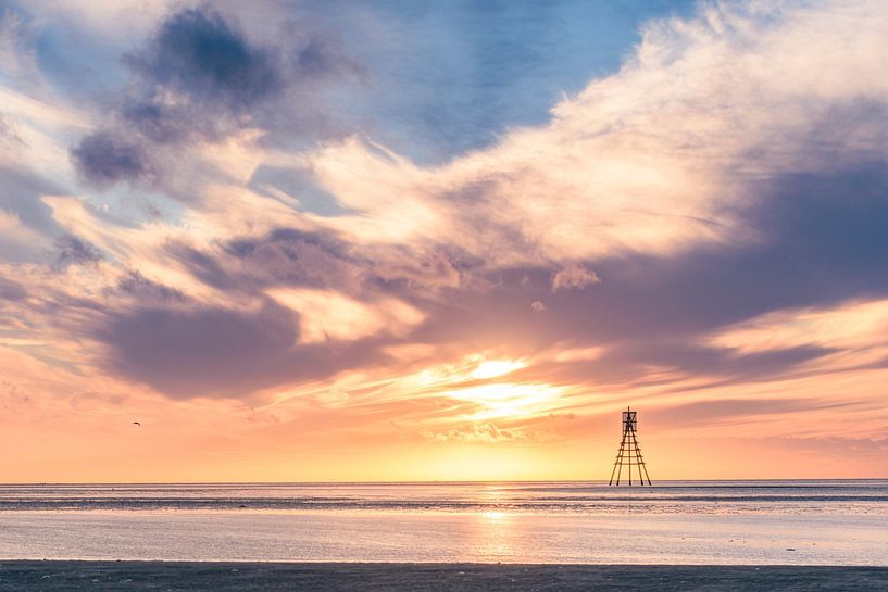 Zonsondergang op de Waddenzee van Alex Hoeksema