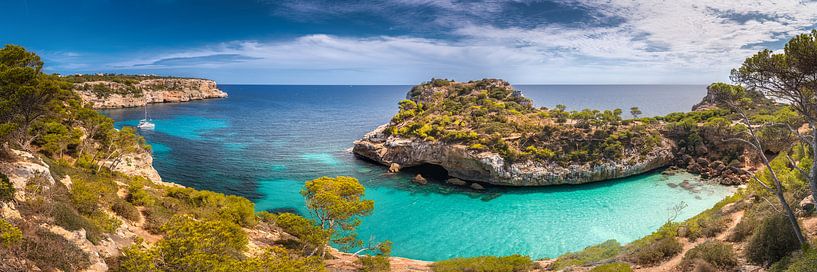 Bucht mit türkis farbenem Wasser auf der Insel Mallorca von Voss Fine Art Fotografie