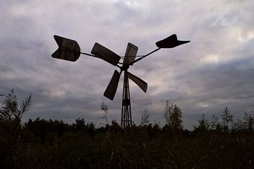Silhouette einer Windmühle von Robrecht Kruft