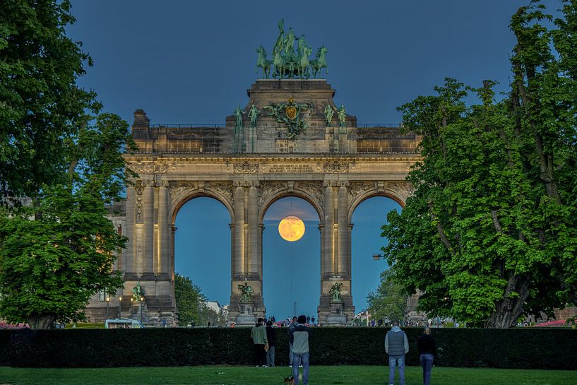 La pleine lune dans le parc du Jubilé par Jim De Sitter