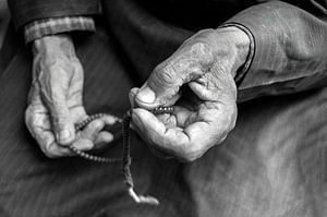 Im Gebet... die Gebetsmühle hilft! von Affect Fotografie