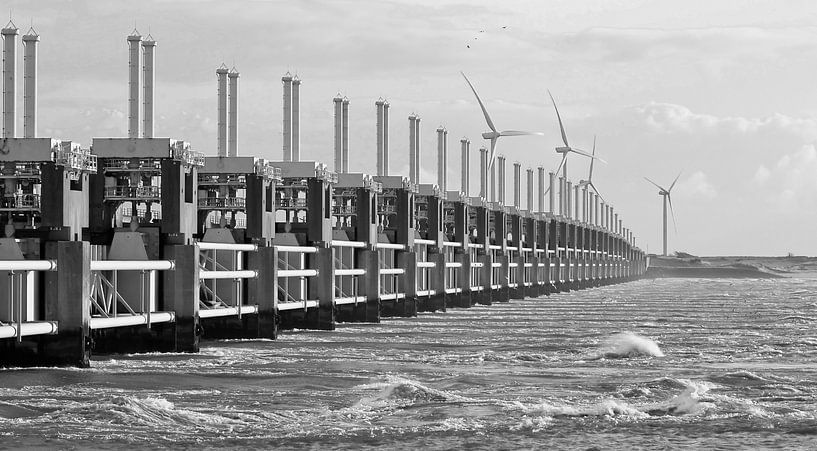 Oosterschelde kering in Zwart wit van Guido Akster