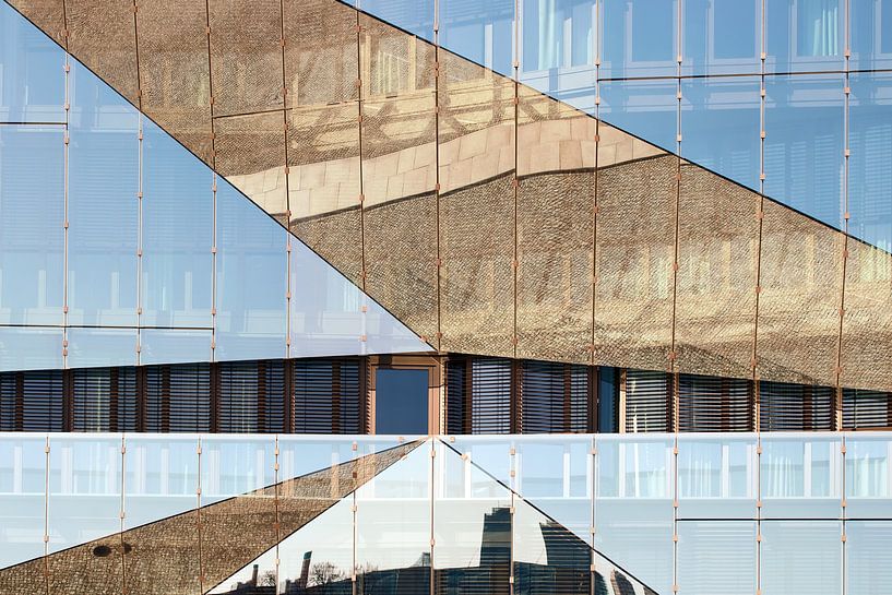 BERLIN Cube Berlin glass facade - cube wings by Bernd Hoyen