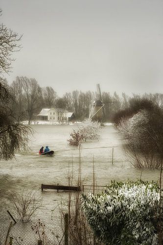 Hoogwater bij Korenmolen De Hoop Rijswijk (Gelderland)