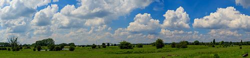 Ultra breed panorama op de Nederrijn bij Arnhem