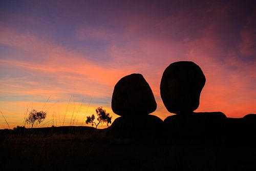 The Devil's Marbles - Karlu Karlu Tennant Creek, Centraal Australië- Verstilde Emotie - Silhouetten bij Zonsondergang