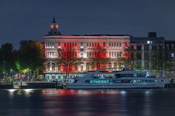 Das Weltmuseum Rotterdam in Rotterdam bei Nacht