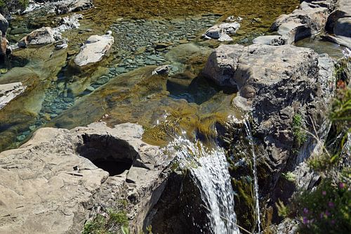 Aan de voet van de Black Cuillins bij Glenbrittle liggen de Fairy Pools.