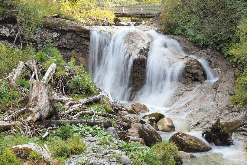Les veines de la montagne 💦⛰️ Où l'eau et la pierre se fondent - force pure, vie et tranquillité à la fois. par Miriam Schwarzfischer Fotografie