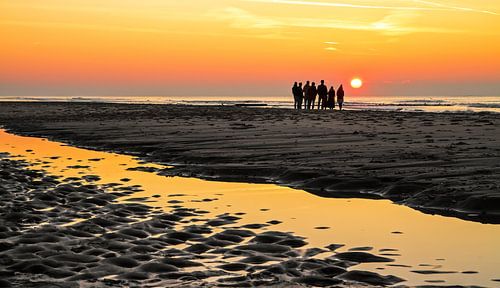 Genieten van zonsondergang op het strand van Texel / Sunset on Texel beach
