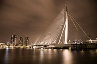 Erasmusbrug in Rotterdam bij nacht by Herman Coumans thumbnail