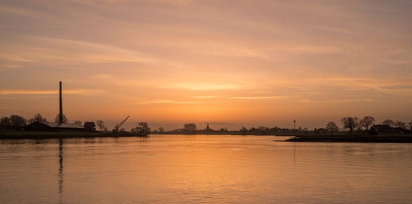 Ravenswaaij skyline by Moetwil en van Dijk - Fotografie