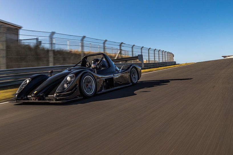 rollende Aufnahme des radikalen Sportwagens von Robin Smit