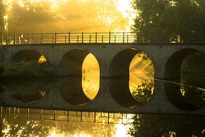 Die Brücke in der Sonne