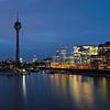 Rheinturm in Dusseldorf van Humphry Jacobs