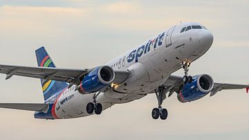 Take-off Spirit Airlines Airbus A320-200. van Jaap van den Berg