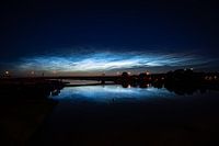 Lichtende nachtwolken boven de IJssel bij Hattem - Zwolle