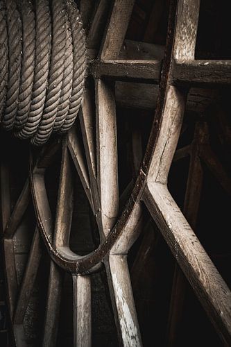 Houten Touwrad in Industriële Textuur