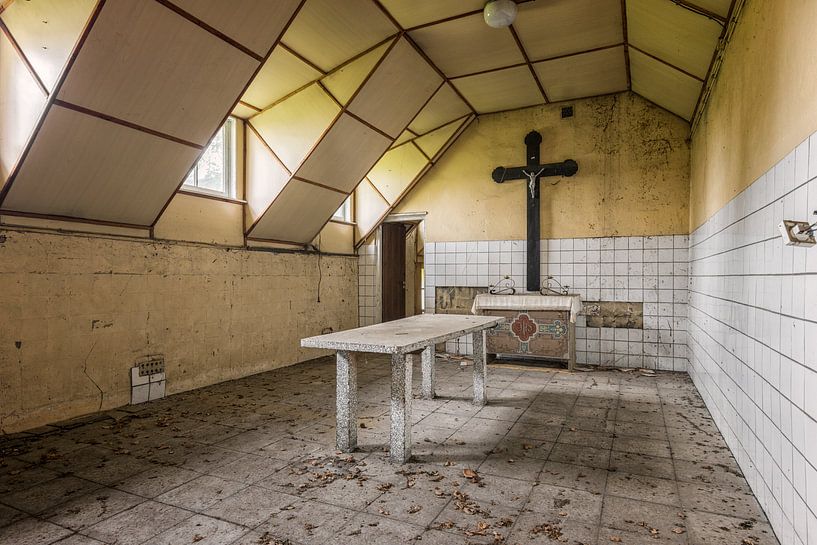 Lost Place - abandoned pathology by Gentleman of Decay