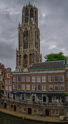 Domtoren met lichte Gaard