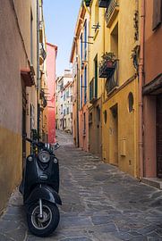 Vieille ruelle étroite à Collioure sur PhotoCluster
