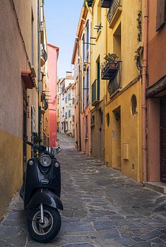 Vieille ruelle étroite à Collioure