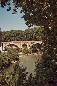 Brug in rome van Tom Bennink