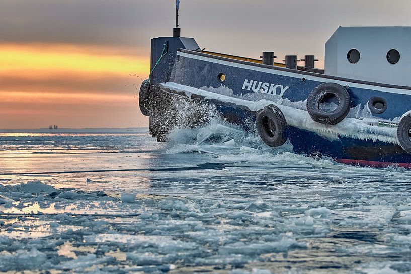 Icebreaker Husky on the Markermeer by eric van der eijk