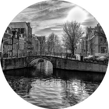 De Reguliersgracht hoek Keizersgracht in Amsterdam. van Don Fonzarelli