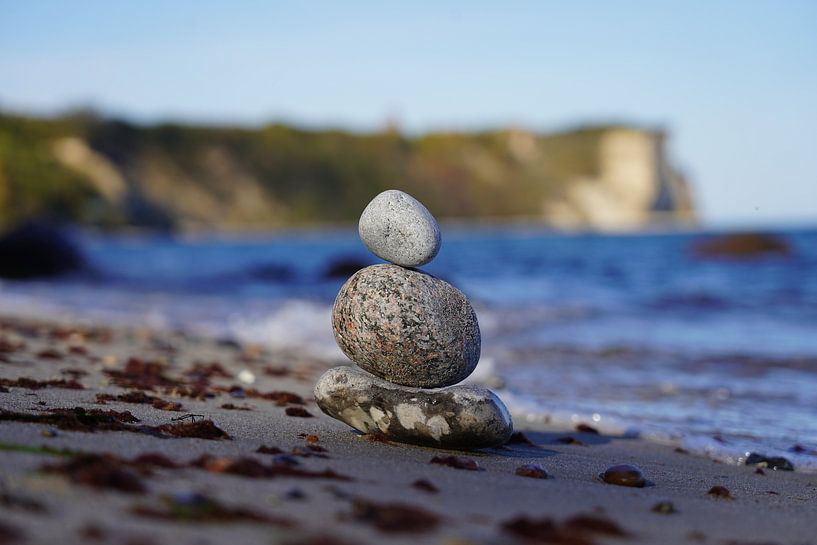 cairn on the Baltic Sea beach by HGU Foto
