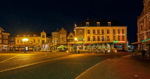 Le marché de Sittard avec l'hôtel Limbourg