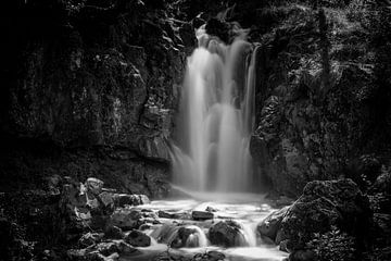 Waterfall by Maikel Brands