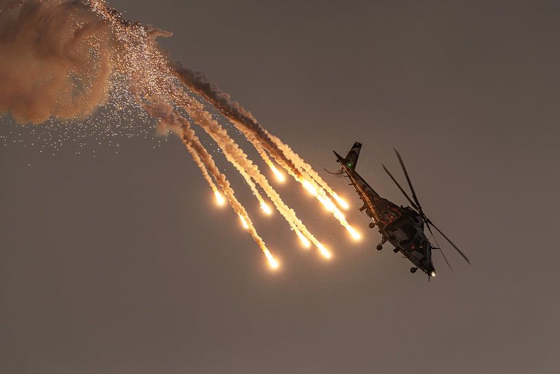 Agusta A 109 Demo Team van Belgische Luchtmacht. van Jaap van den Berg