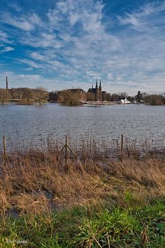Monastère sur la Meuse inondée sur Bart Verdijk