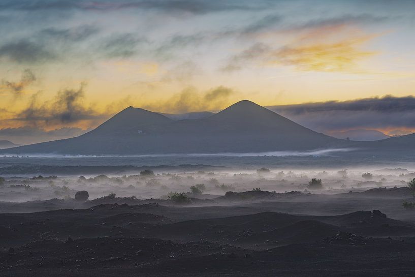 Licht in de lavazee - Een landschap ontwaakt van Walter G. Allgöwer