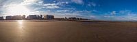 strand in herfstzonlicht