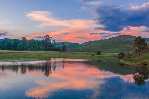 Zonsondergang in Drakensbergen, Zuid-Afrika