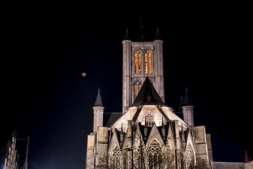 Blood Moon in Ghent