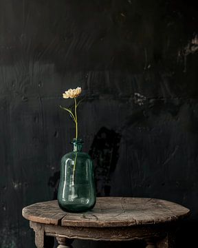 Stilleven van een vaas met een bloem van Japandi Art Studio