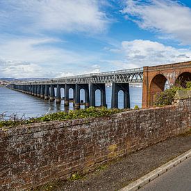 Eisenbahnbrücke, Tay, Dundee, Schottland von Arjan Warmerdam