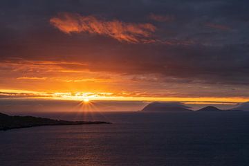 Zonsondergang boven de zee in Ierland van E Picqtures